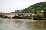 V170 1147 berquert die Grenzbrcke ber die Sauer in Wasserbillig